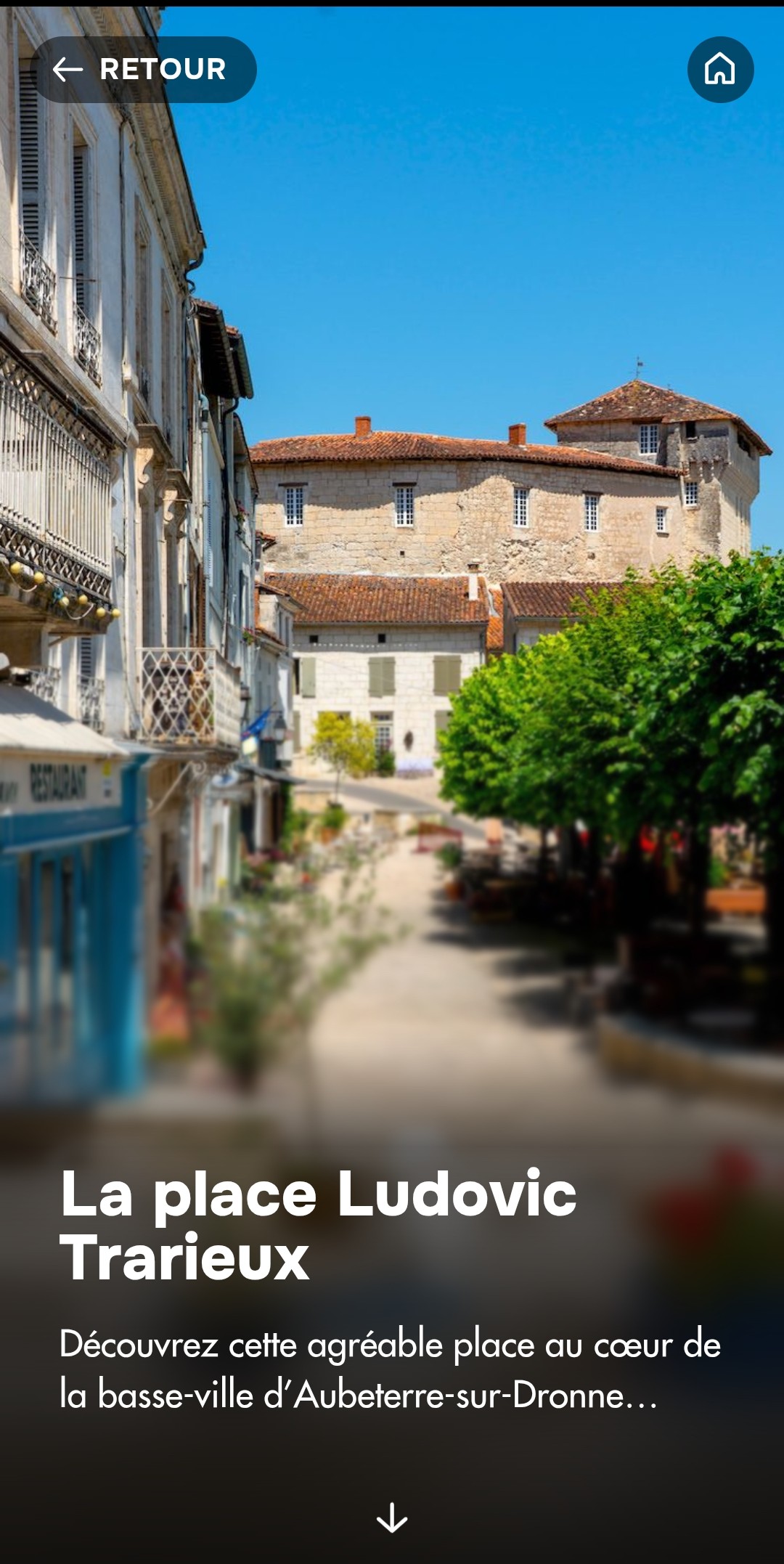 Place Ludovic Trarieux à Aubeterre-sur-Dronne